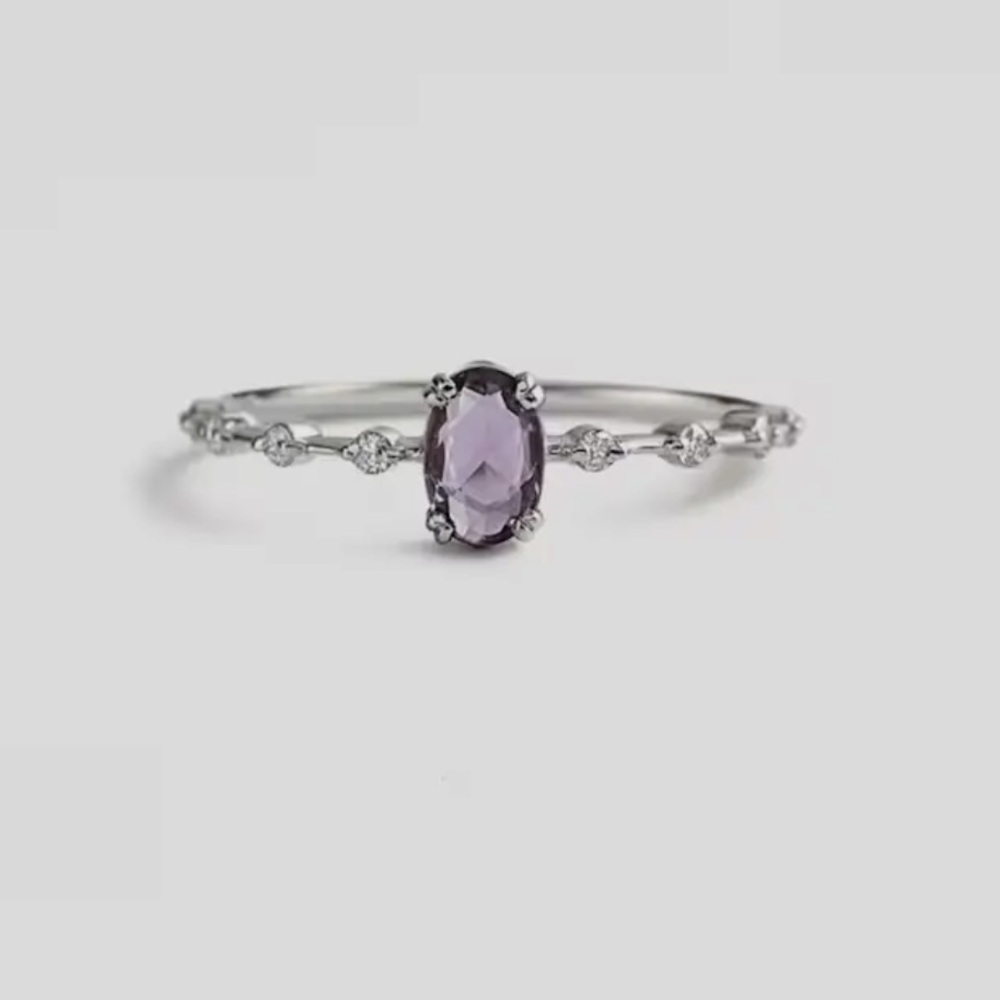 372. Oval cut natural amethyst ring 925 sterling silver